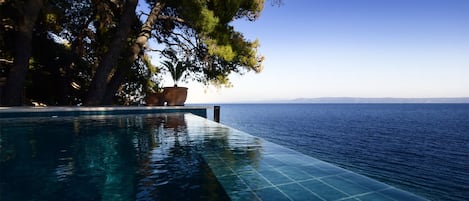 Pool or sea for that swim? Heated infinity edge pool at Villa Rosemarine Croatia