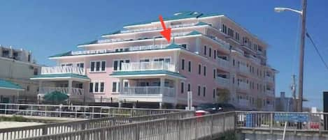 Stockton Beach House / 3rd Floor Arrow pointing to balcony