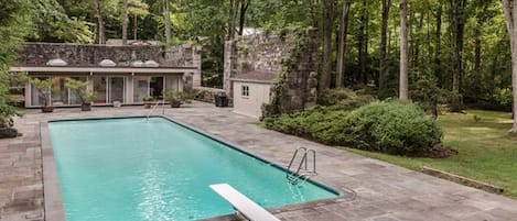 Modern mid century guest house. Built in 1955  inside of old court 