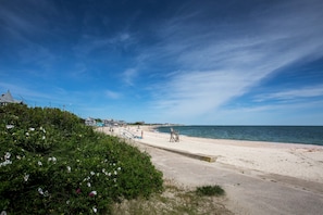 Falmouth Heights Beach - Steps Away