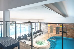 屋内プール