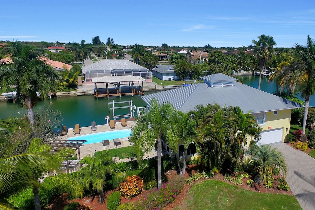 5 Bed 4 Bath Luxury Waterfront Pool, Home Styles Marco Island King Bed
