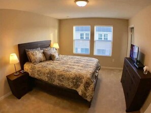 Master Bedroom with Kingsize Bed