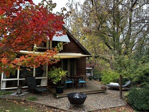 Front of cottage.