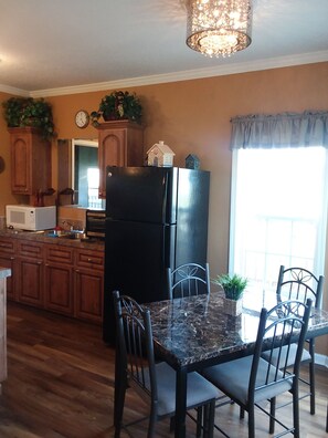 Kitchen / Dining