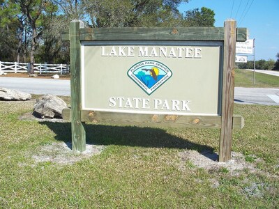  Waterfront Cottage on 5 acres minutes from Lakewood Ranch / Pool / Boating 