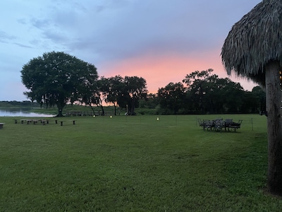  Waterfront Cottage on 5 acres minutes from Lakewood Ranch / Pool / Boating 