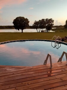  Waterfront Cottage on 5 acres minutes from Lakewood Ranch / Pool / Boating 