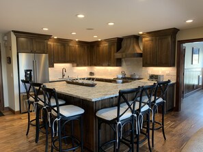 6 person 2 tier kitchen island