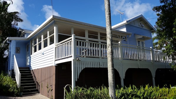 Entry and front verandah