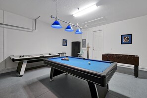 03GamesRoomwithAirHocky051023
