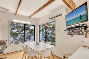 Panoramic views from Cabin six living and dining area