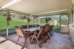 Enclosed Alfresco room