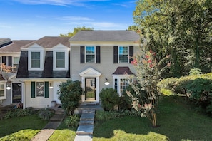 It`s a townhouse in a very quiet neighborhood. Definitely staying here again- Christina