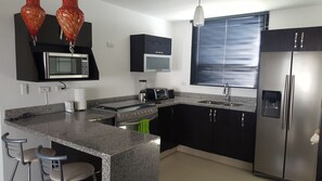 Cocina (cn todos los utencilios) / Kitchen with all utenciles