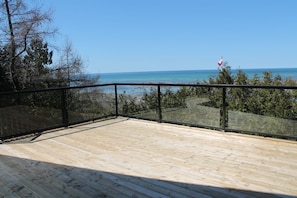 600 SQ FT Deck