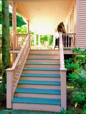 Entrance to the porch.