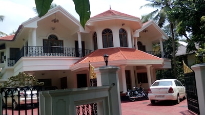Large villa in kottayam town with 6 bedrooms