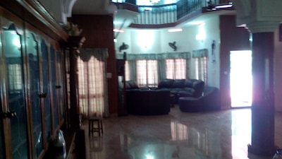 Large villa in kottayam town with 6 bedrooms