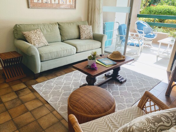 Comfortable Living Room, with full amenities