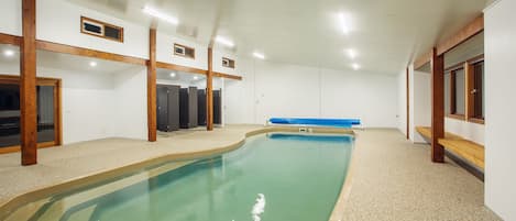 12m Heated indoor swimming pool - Swim all year round!
