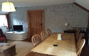 Living/dining room