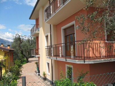 Sole apartment with beautiful lake view for 2/4 people, ideal for families