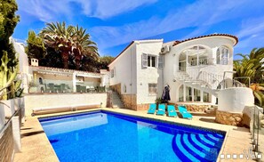  Villa with private pool and stunning sea views