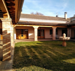 Casa de Campo Olmo Wifi,  piscina y jardín a 17 km. de Salamanca