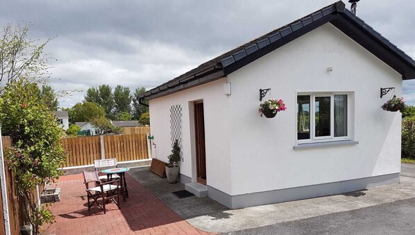 Main Bright little cottage in Kinvara town