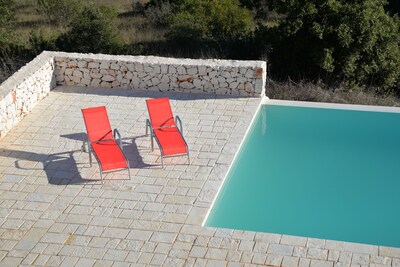 Hermosa villa boutique con piscina infinita, impresionantes vistas y aire acondicionado cerca de Ostuni