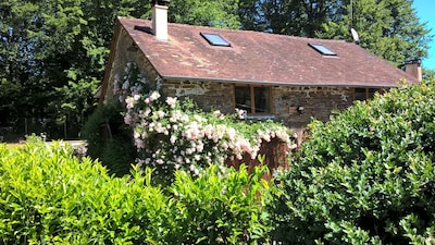 Le Moulin Neuf Sud, exclusiva y espaciosa granja de piedra en un jardín paisajístico de 2 acres