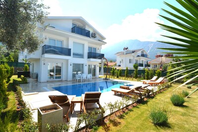 3 bedroom luxuary city villas in oludeniz for rent with private pool and garden