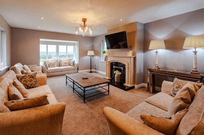 Foyle ,Kinsale,6 Bedroom,5 Bath,sleeps 25,newly refurbished,4 mins to town