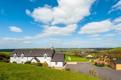 Foyle ,Kinsale,6 Bedroom,5 Bath,sleeps 25,newly refurbished,4 mins to town