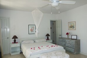 Coconut Studio living - bedroom