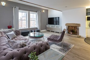 Originally Built 1890 this loft apartment is high spec  throughout.