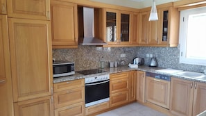 Fitted kitchen with granite worktops