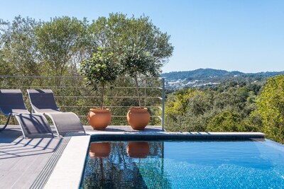 Geschmackvolle Klasse Villa mit Pool und schöner Aussicht