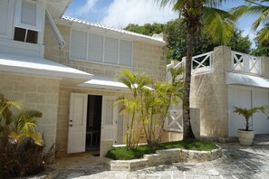 Front entrance Seaside Cottage C with open air terrace on right