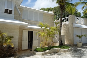 Front entrance Seaside Cottage C with open air terrace on right