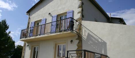 Calmont with it's private terrace and balcony