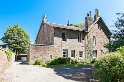 Das Old Manse House - Apartment im Herzen von Burns Land