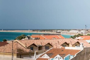 Vue sur la plage ou l’océan