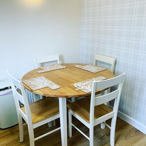 Eating area in Kitchen 