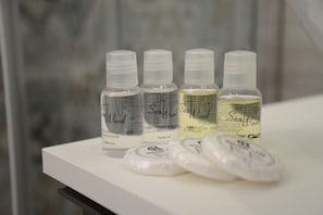Bathroom amenities