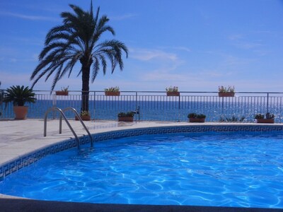 Sehr sonnige Wohnung, vor Calafell Strand, ein feiner Sandstrand.