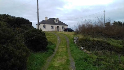 Burtonport detached 3 bed cottage an sl 8 open fire woodlands beaches pubs