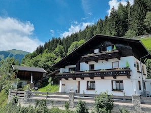 Façade