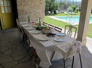 Outdoor dining